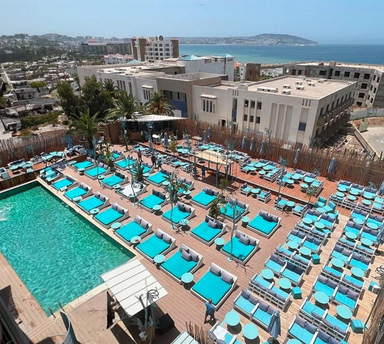 Mandarin Palace Hotel & Spa Tanger Eksteriør billede The pool at the W Hotel