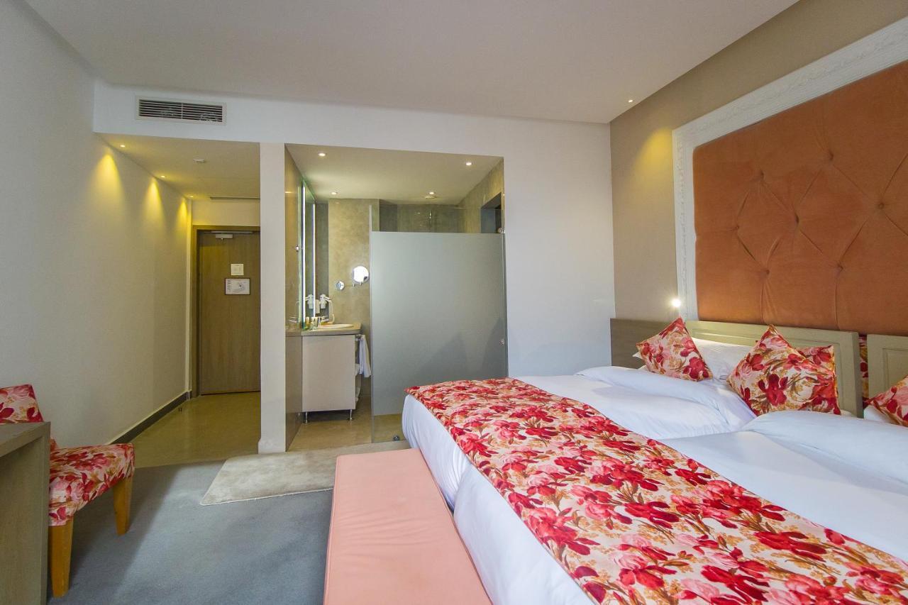 Mandarin Palace Hotel & Spa Tanger Eksteriør billede A room at the hotel